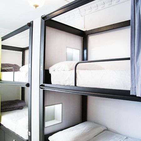 Onefam Catedral Hostel Seville Ngoại thất bức ảnh