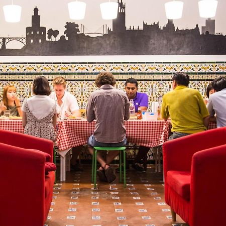 Onefam Catedral Hostel Seville Ngoại thất bức ảnh