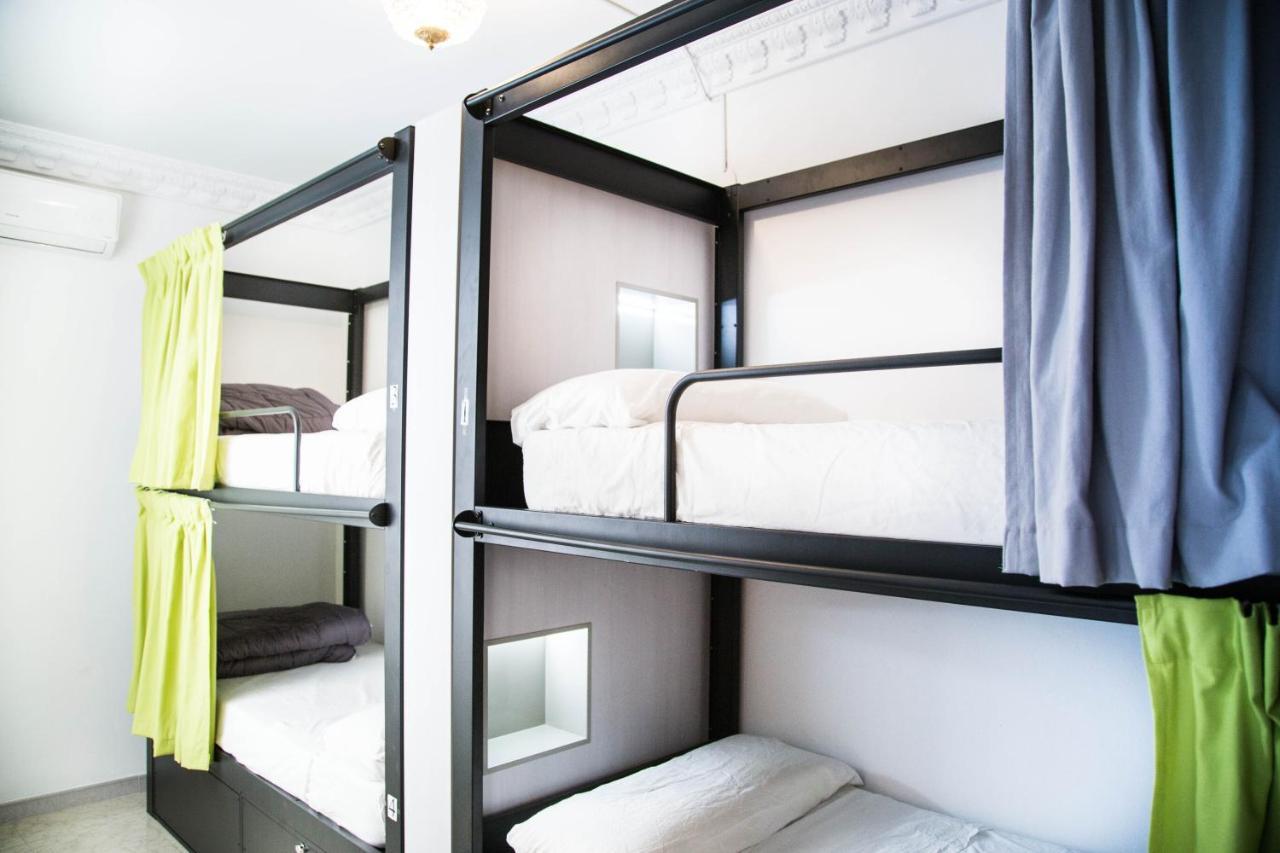 Onefam Catedral Hostel Seville Ngoại thất bức ảnh