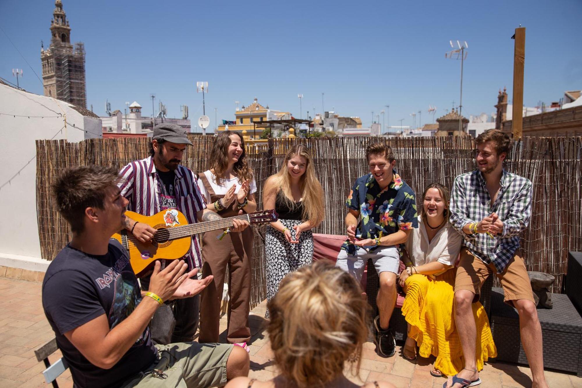 Onefam Catedral Hostel Seville Ngoại thất bức ảnh